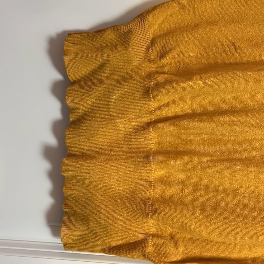 Debut Women’s golden sweater size large preloved - Picture 4 of 5